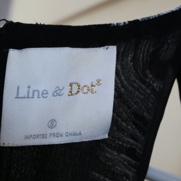 Patterned Tank Top - Picture 4 of 4